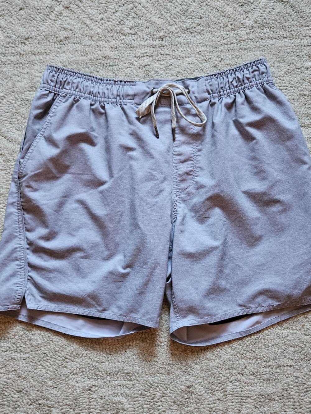 Vuori Men's Shorts Medium M Lined Gray Stone Workout Athletic Activewear